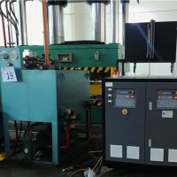 碳纖維模壓成型油溫機(jī)，RTM模溫機(jī)